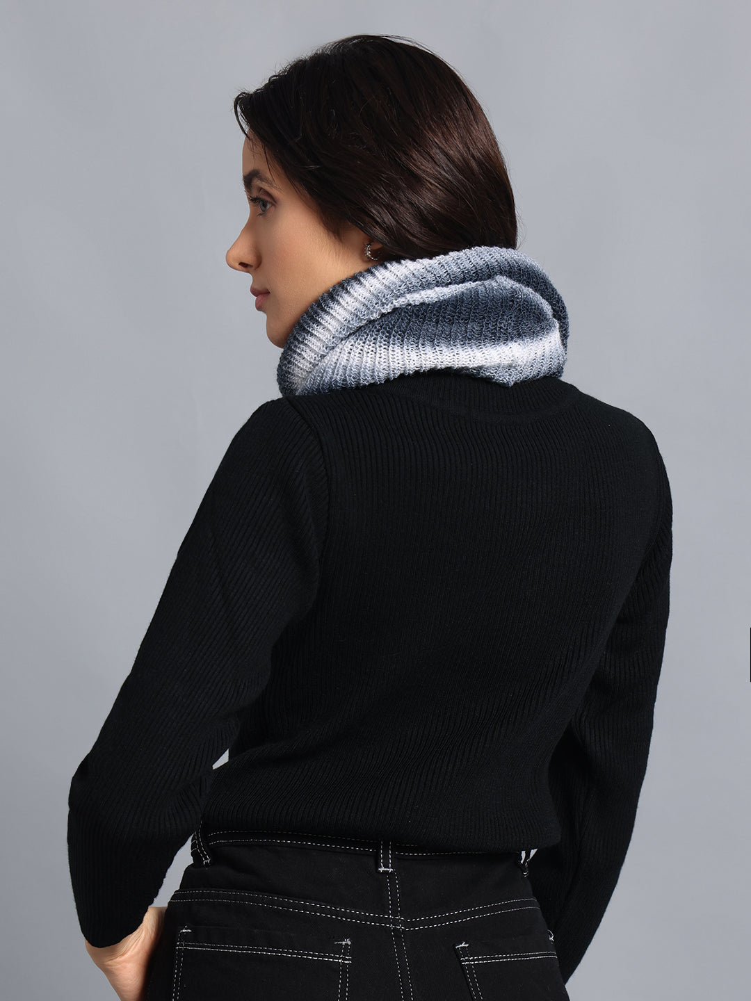 PUNK Black & White Infinity Muffler : Style Meets Comfort