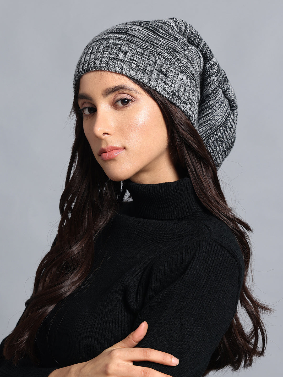 PUNK Black & White Beanie – Perfect Winterwear for Every Occasion